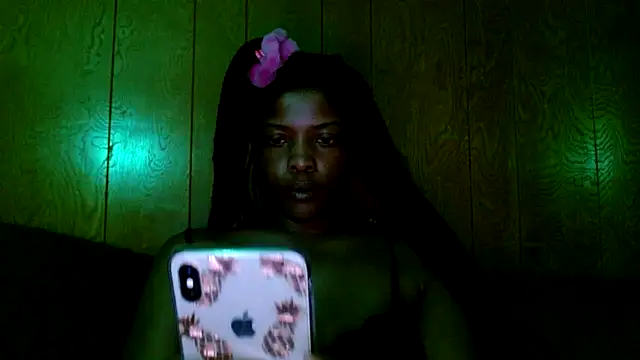 Snapshot of CaramelGoddessxoxo chatting on 04/24/26, 07:27 CaramelGoddessxoxo online show from 04/24/26, 07:27
