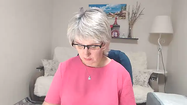 FleurMays online show from 10/25/25, 04:53