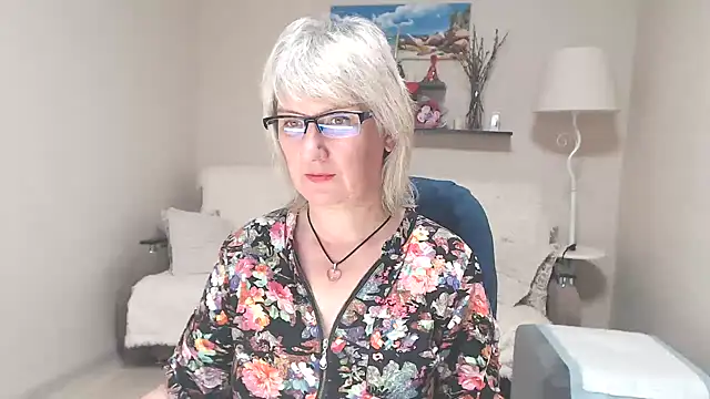 FleurMays online show from 06/25/26, 05:12