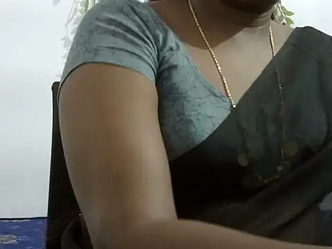 Snapshot of Hot_akshara chatting on 10/05/25, 01:09 Hot akshara online show from 10/05/25, 01:09