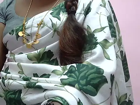 Snapshot of Hot_akshara chatting on 11/19/25, 05:46 Hot akshara online show from 11/19/25, 05:46