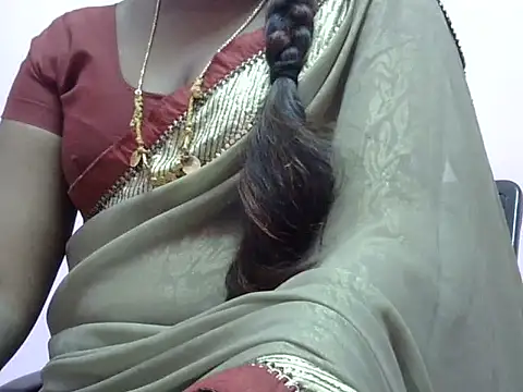 Snapshot of Hot_akshara chatting on 11/20/25, 05:01 Hot akshara online show from 11/20/25, 05:01