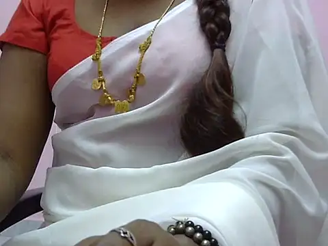 Snapshot of Hot_akshara chatting on 12/16/25, 10:37 Hot akshara online show from 12/16/25, 10:37