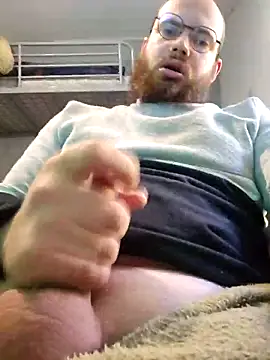 Snapshot of azagoul222 chatting on 11/21/25, 09:52 azagoul222 online show from 11/21/25, 09:52