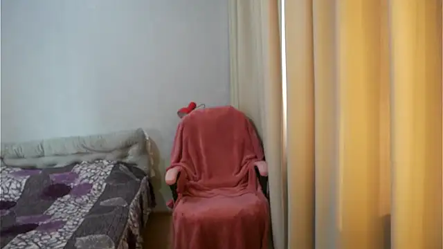 Snapshot of Sophiloren chatting on 02/09/26, 10:30 Sophiloren online show from 02/09/26, 10:30