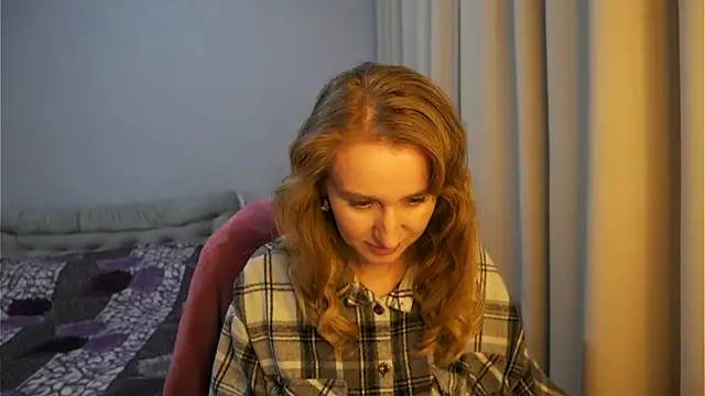 Snapshot of Sophiloren chatting on 02/12/26, 12:00 Sophiloren online show from 02/12/26, 12:00