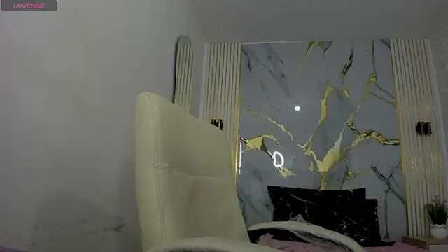 kathina giraldo online show from 05/12/26, 12:35