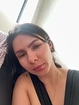 SofiaG  online show from 12/25/24, 01:19