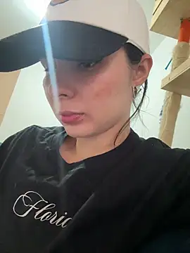 SofiaG  online show from 02/04/25, 02:10