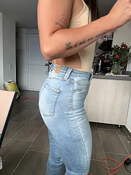 SofiaG  online show from 11/24/25, 08:52