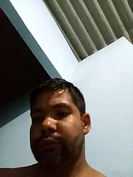 Snapshot of lele9457 chatting on 02/14/25, 11:09 lele9457 online show from 02/14/25, 11:09