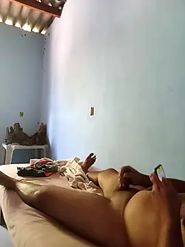 Snapshot of lele9457 chatting on 03/07/25, 02:12 lele9457 online show from 03/07/25, 02:12