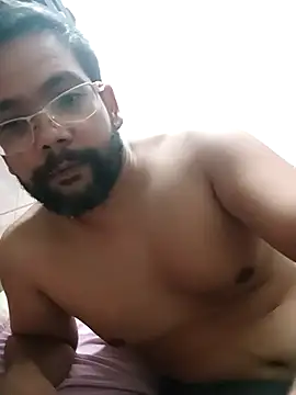 Snapshot of lele9457 chatting on 10/06/25, 04:54 lele9457 online show from 10/06/25, 04:54