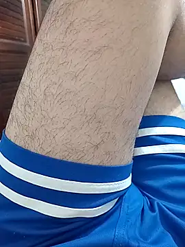 Snapshot of lele9457 chatting on 11/02/25, 05:43 lele9457 online show from 11/02/25, 05:43