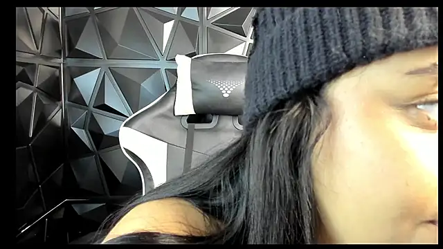 HelueHorny13 online show from 03/04/25, 03:33