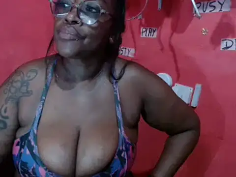 Snapshot of loretybig chatting on 03/16/25, 12:44 loretybig online show from 03/16/25, 12:44