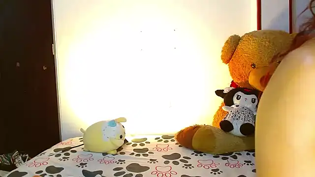 Maruu miauu online show from 11/19/25, 02:44