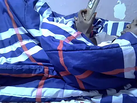 Snapshot of Just_Karu chatting on 11/25/25, 10:32 Just Karu online show from 11/25/25, 10:32