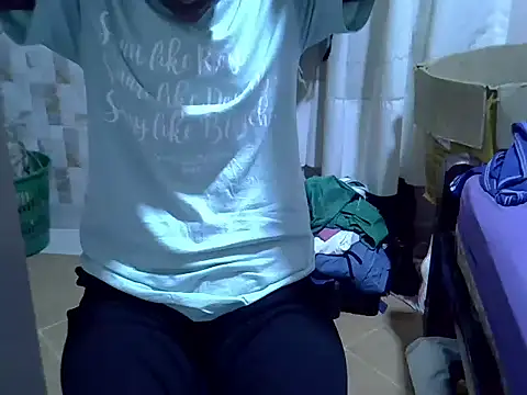 Snapshot of Just_Karu chatting on 12/03/25, 12:14 Just Karu online show from 12/03/25, 12:14