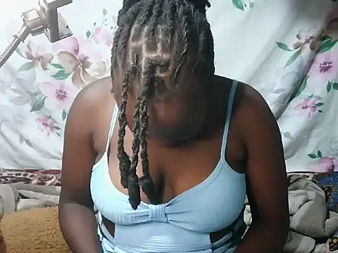 Snapshot of mdivah chatting on 11/18/25, 07:07 mdivah online show from 11/18/25, 07:07