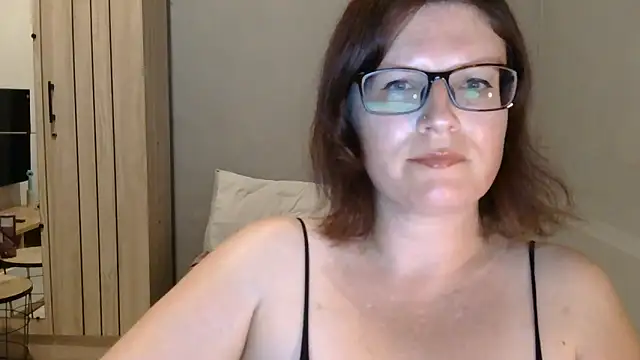 Snapshot of CrimsonMistress chatting on 10/05/25, 10:18 CrimsonMistress online show from 10/05/25, 10:18