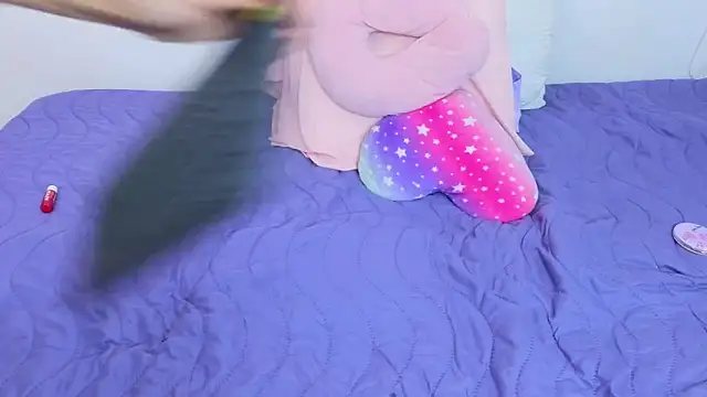 Snapshot of Lorenne_Miller chatting on 01/26/25, 12:26 Lorenne Miller online show from 01/26/25, 12:26