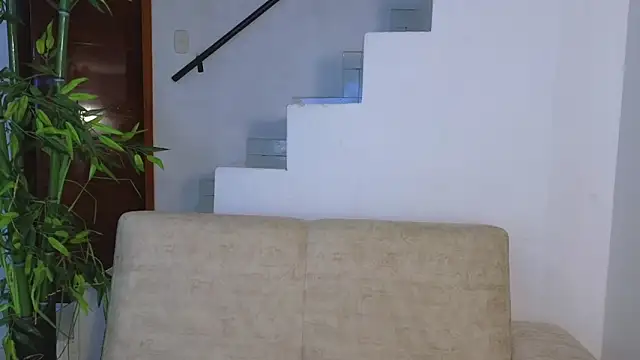 Snapshot of Lorenne_Miller chatting on 09/18/25, 02:13 Lorenne Miller online show from 09/18/25, 02:13