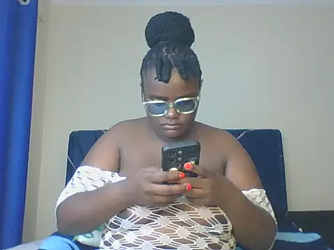 Snapshot of Montel_Montel_ chatting on 02/11/25, 06:30 Montel Montel online show from 02/11/25, 06:30