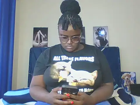 Snapshot of Montel_Montel_ chatting on 02/14/25, 12:14 Montel Montel online show from 02/14/25, 12:14