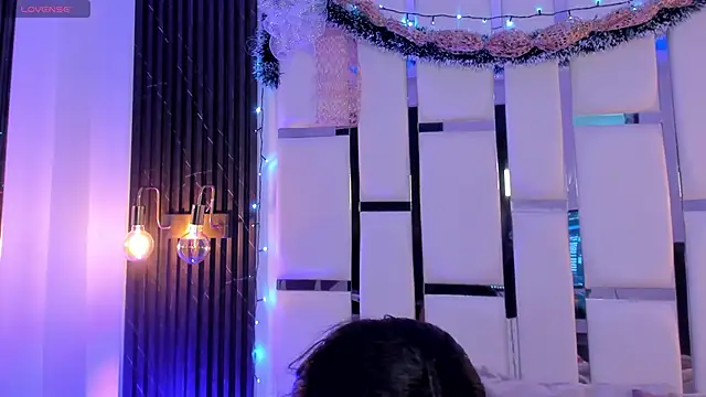 mia schwarz online show from 12/18/25, 09:32