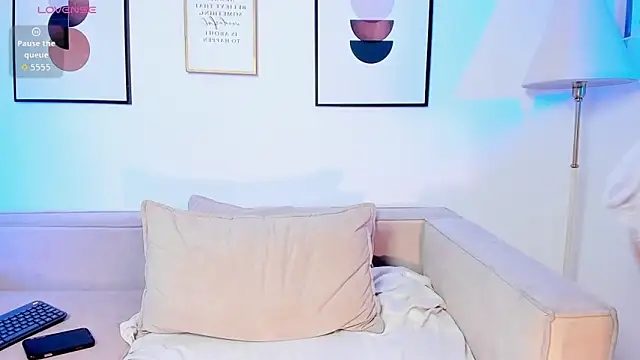 Keisha west online show from 11/19/25, 06:57