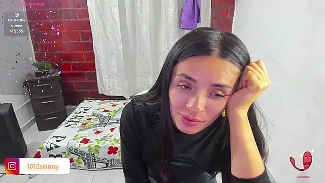 Megann 1410 online show from 10/10/25, 12:53