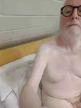 Snapshot of Greyhound70 chatting on 03/10/25, 10:13 Greyhound70 online show from 03/10/25, 10:13