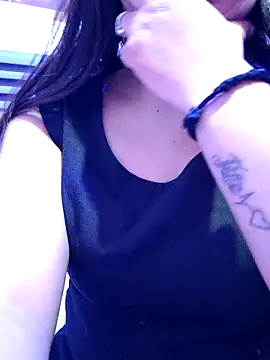 Snapshot of vadapavgirl chatting on 11/01/25, 10:06 vadapavgirl online show from 11/01/25, 10:06