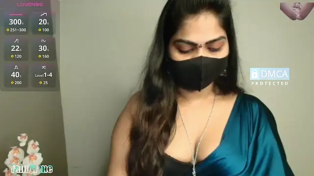 Snapshot of sameeksha_9 chatting on 09/11/25, 08:20 sameeksha 9 online show from 09/11/25, 08:20