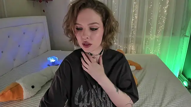 Snapshot of Natural_pussy chatting on 02/16/25, 03:59 Natural pussy online show from 02/16/25, 03:59