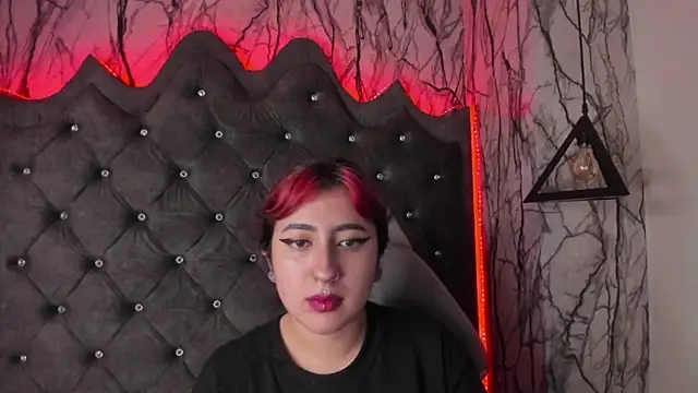 larissa01  online show from 02/13/25, 02:56