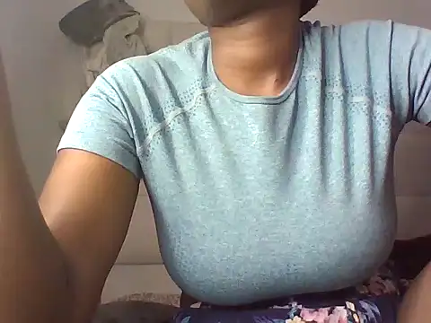 Snapshot of ctrl_cheeks chatting on 10/30/25, 01:40 ctrl cheeks online show from 10/30/25, 01:40