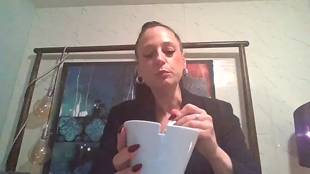 Audrey hotty online show from 11/11/25, 10:10