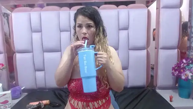 Snapshot of AndrySaenz18 chatting on 03/06/25, 06:52 AndrySaenz18 online show from 03/06/25, 06:52