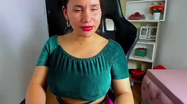 Saylor Lee22 online show from 12/04/24, 03:15