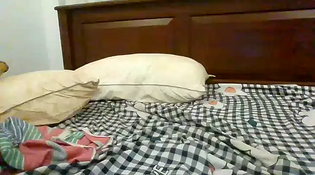 Snapshot of sheron_w6 chatting on 12/27/24, 10:16 sheron w6 online show from 12/27/24, 10:16