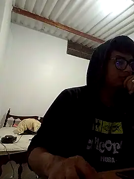 Snapshot of Chiquisijotis chatting on 10/09/25, 01:25 Chiquisijotis online show from 10/09/25, 01:25