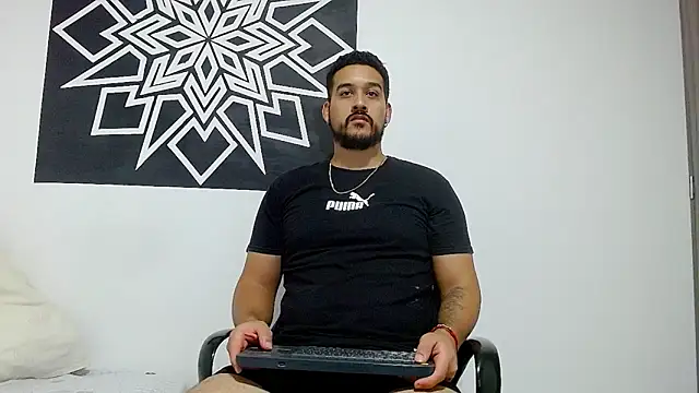 Snapshot of _CHRIS-DENNIS_ chatting on 04/01/26, 04:35 CHRIS-DENNIS online show from 04/01/26, 04:35