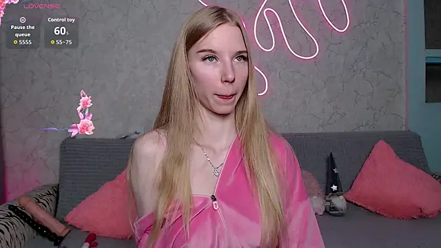 Snapshot of Cutieblondegirl chatting on 02/20/26, 06:41 Cutieblondegirl online show from 02/20/26, 06:41