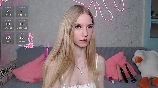 Snapshot of Cutieblondegirl chatting on 03/11/26, 10:10 Cutieblondegirl online show from 03/11/26, 10:10