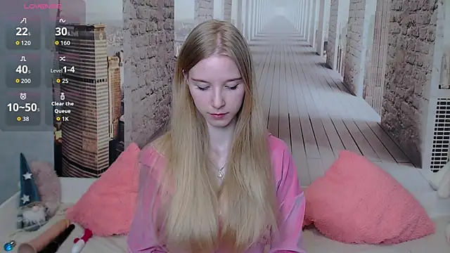 Snapshot of Cutieblondegirl chatting on 03/27/26, 10:15 Cutieblondegirl online show from 03/27/26, 10:15