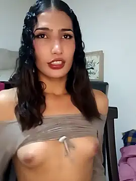 Snapshot of Lanna_hott_ chatting on 03/18/25, 10:37 Lanna hott  online show from 03/18/25, 10:37