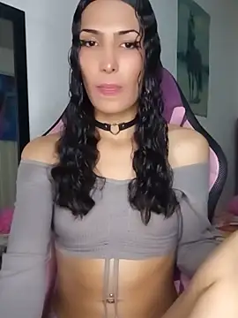 Snapshot of Lanna_hott_ chatting on 05/16/26, 08:18 Lanna hott online show from 05/16/26, 08:18