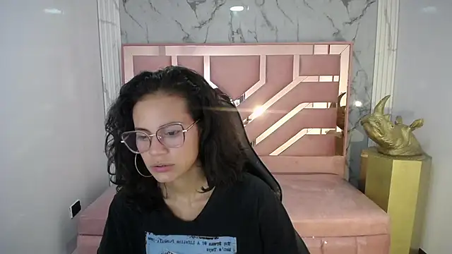 Snapshot of Tyna_ch chatting on 01/14/25, 04:29 Tyna ch online show from 01/14/25, 04:29